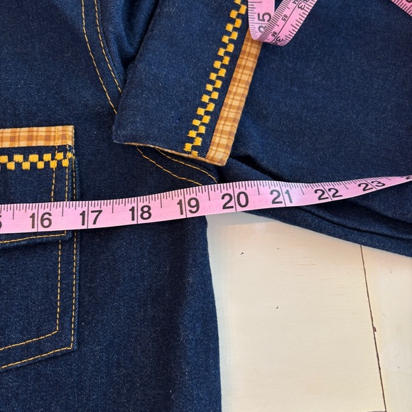 Women’s Garden Floral Embroidered Denim Jacket - Picture 10 of 12